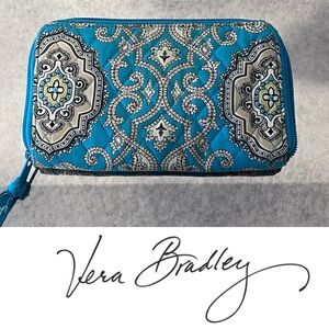 Vera Bradley wallet 💙🩵